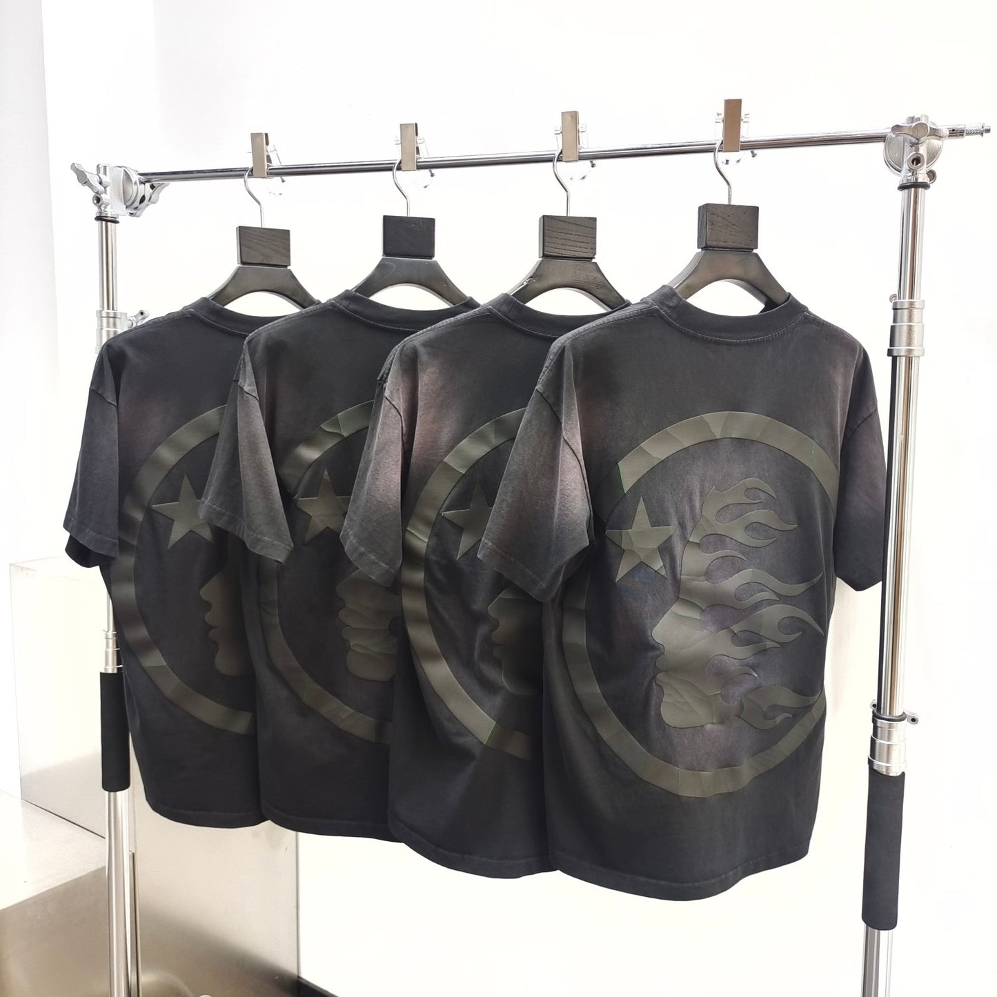 Dunkelschwarzes T-Shirt