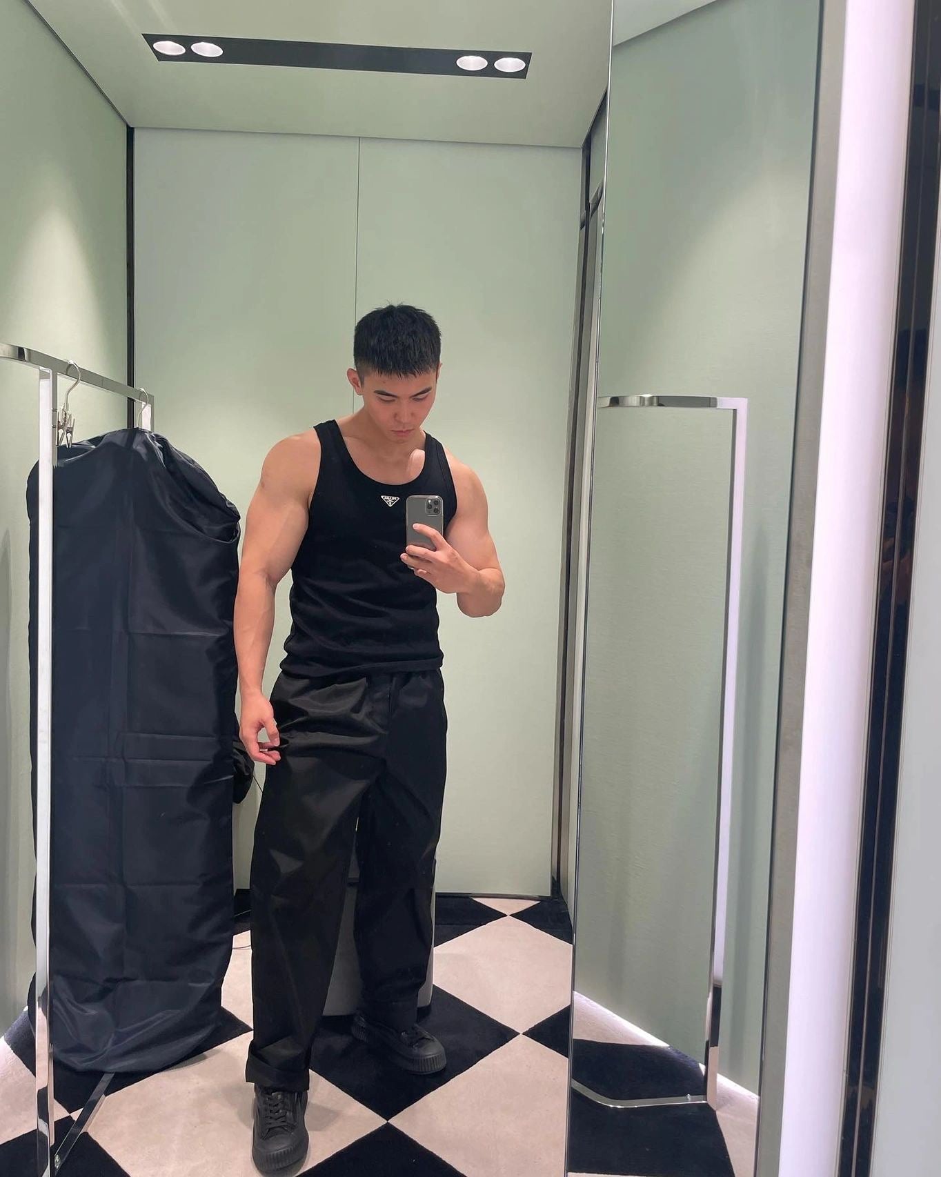 Black and White Vest - FashionHype.xyz