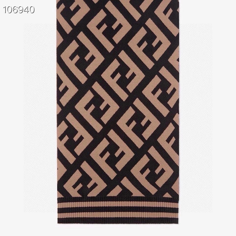 Schwarzer Khaki Schal