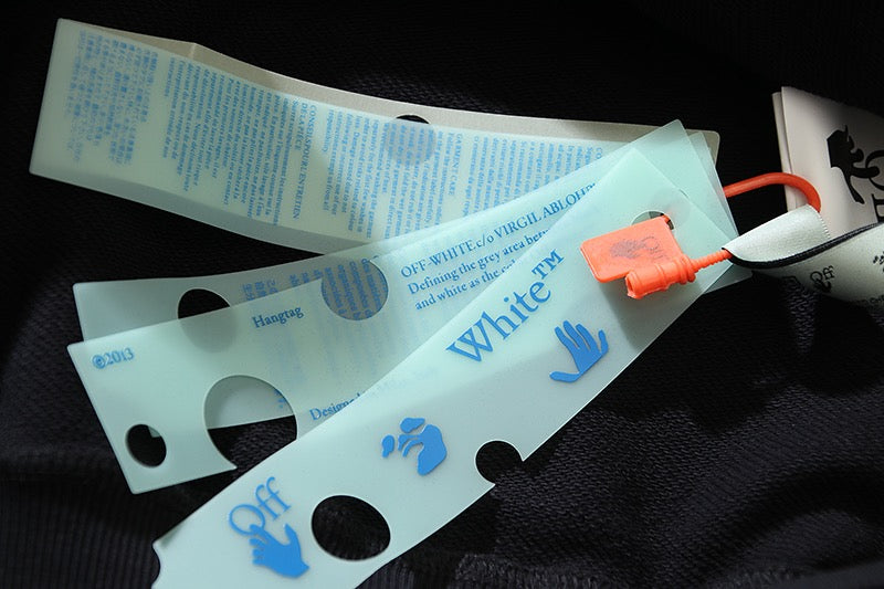 Graues, weißes und schwarzes Sweatshirt