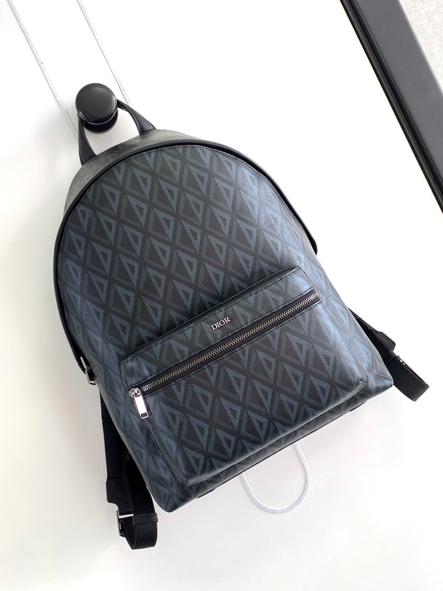 Schwarze und graue Tasche