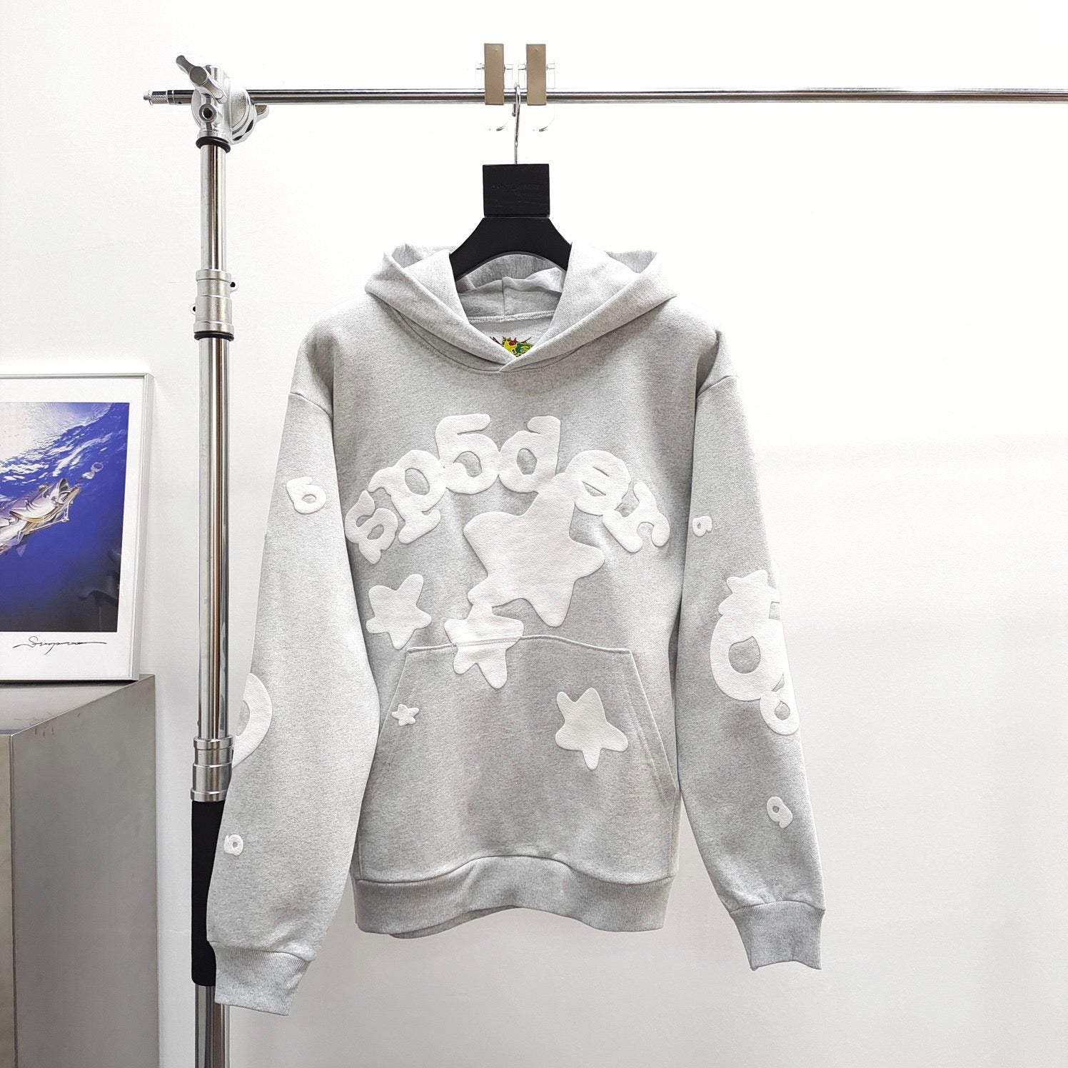 Grauer Hoodie