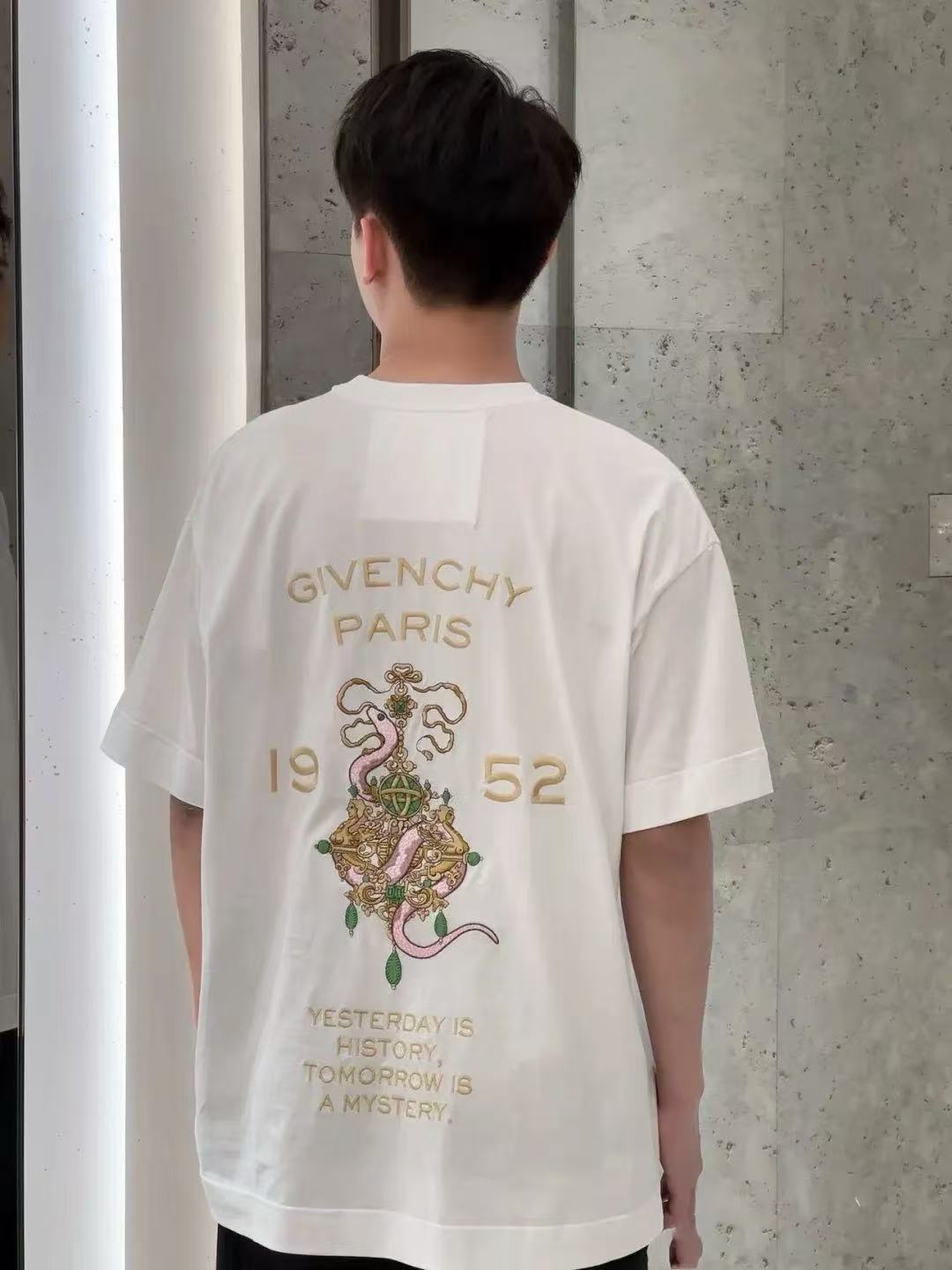 Weißes T-Shirt