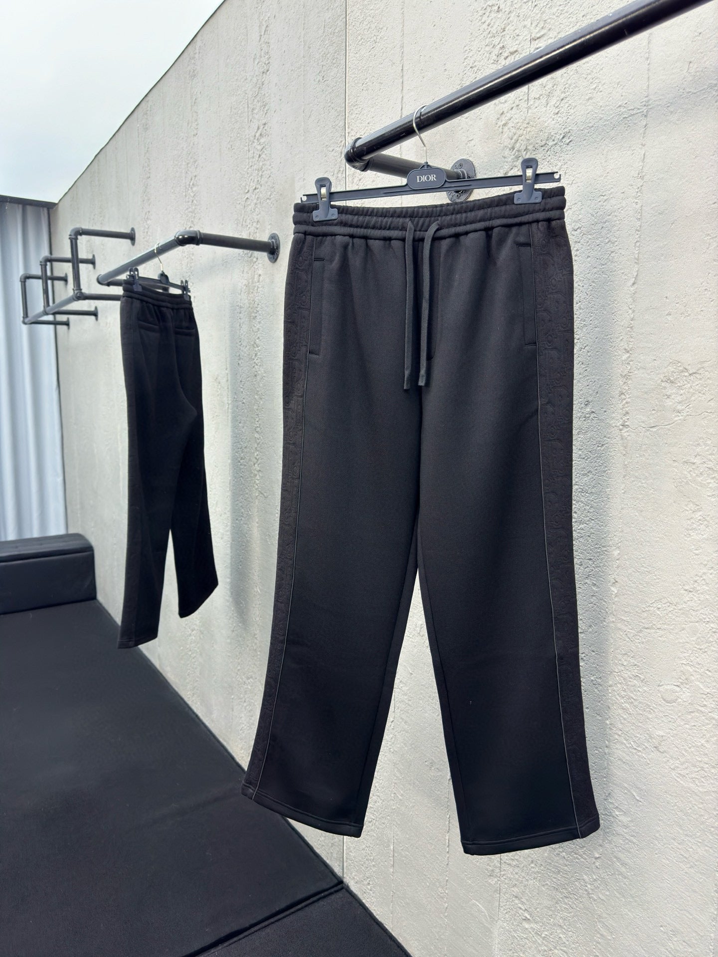 Schwarze Hosen