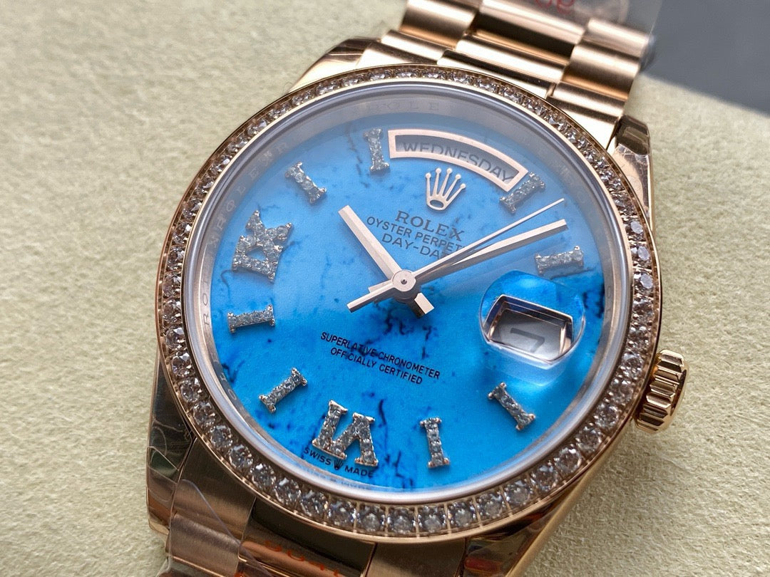 Goldfarbene Uhr