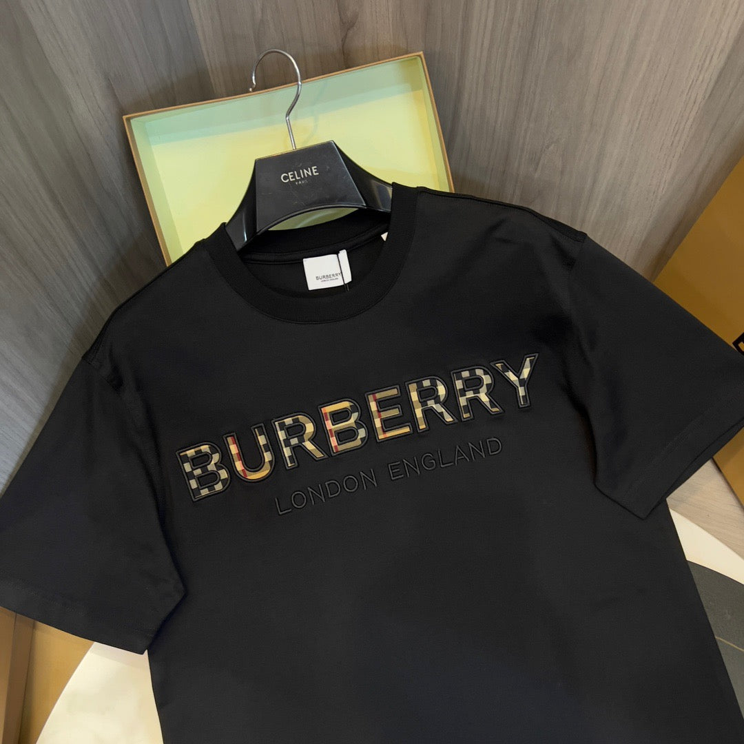 Black and White T-shirt - FashionHype.xyz