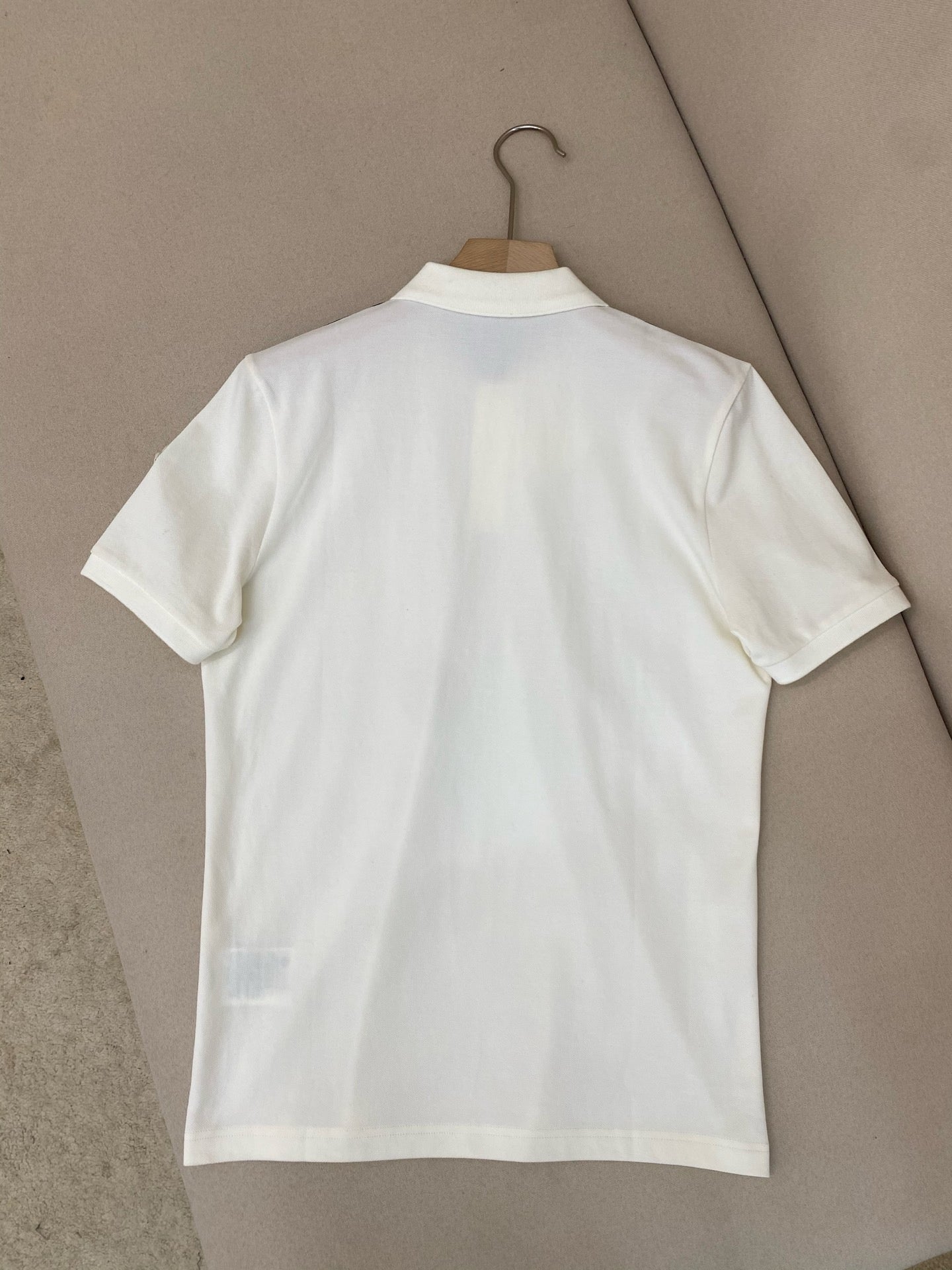 White and Black T-Shirt - FashionHype.xyz