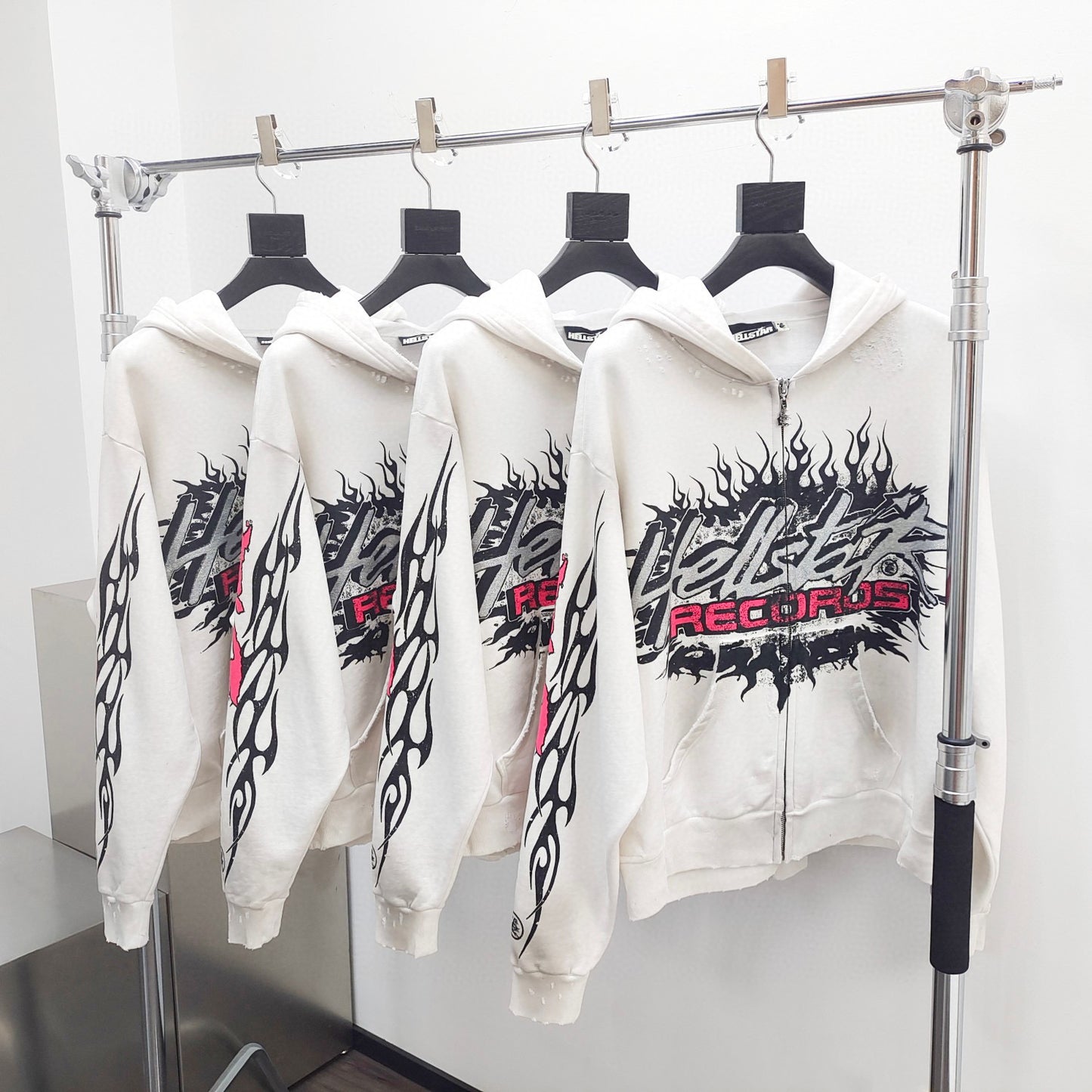Sudadera con capucha blanca