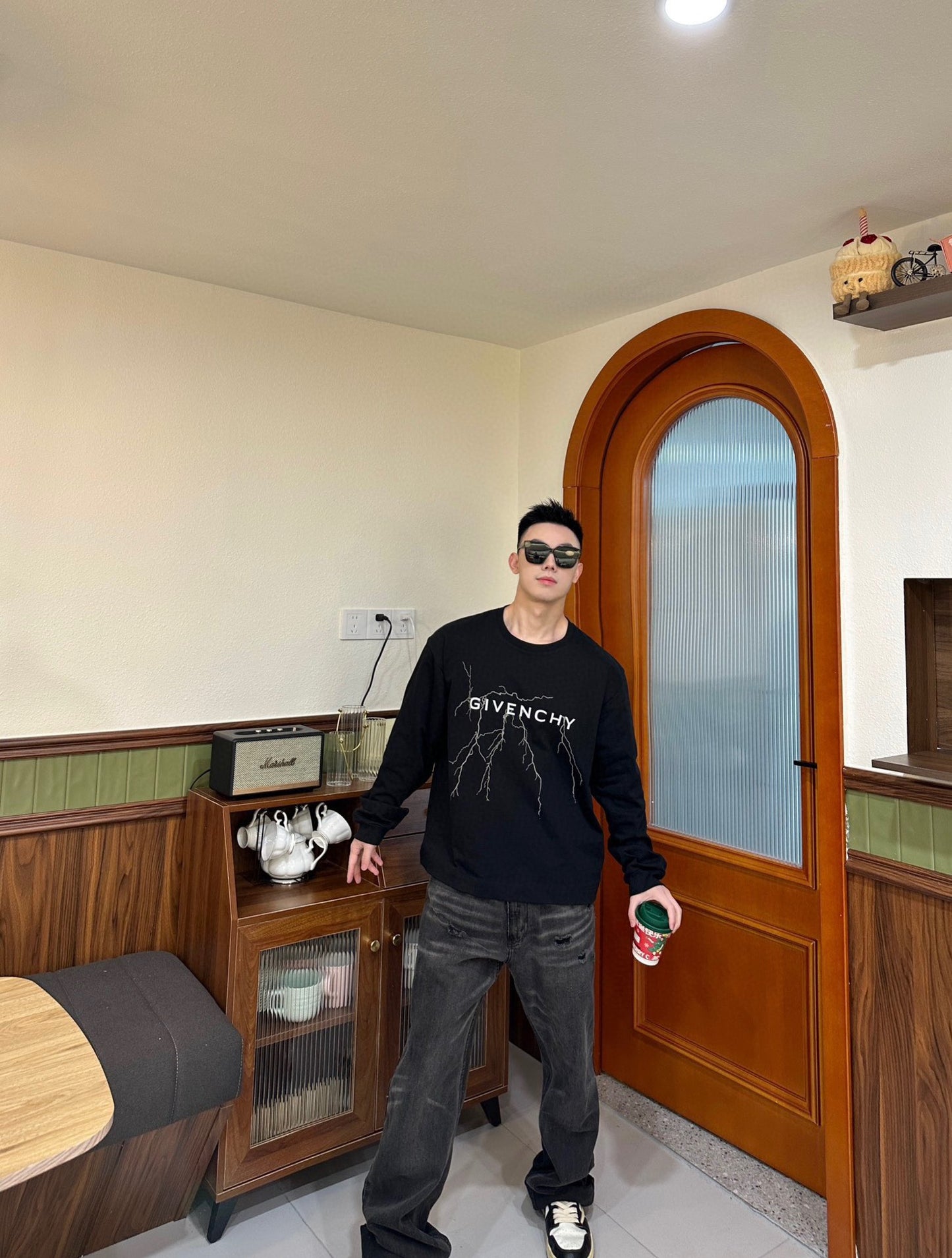 Jersey blanco y negro