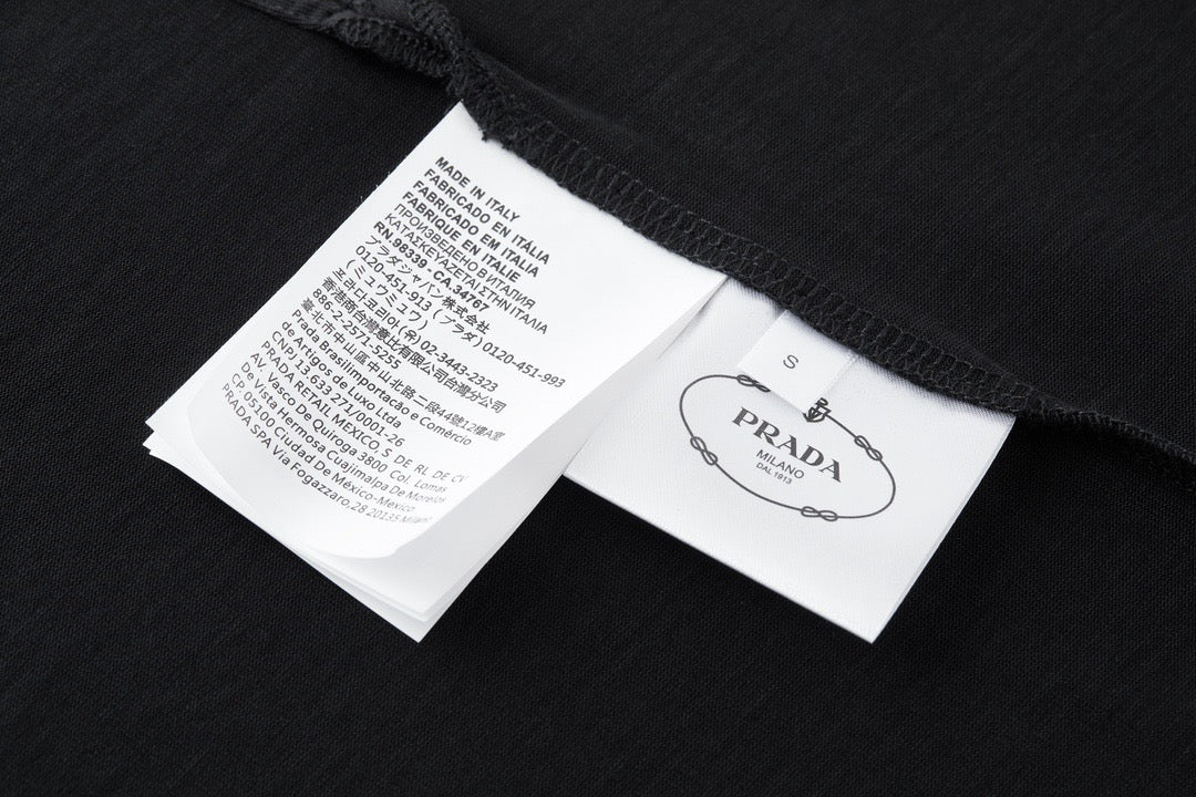 Black and White T-shirt - FashionHype.xyz