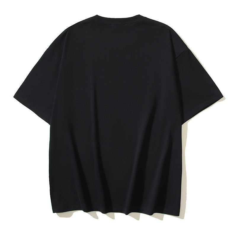 Rotes, schwarzes, blaues und weißes T-Shirt