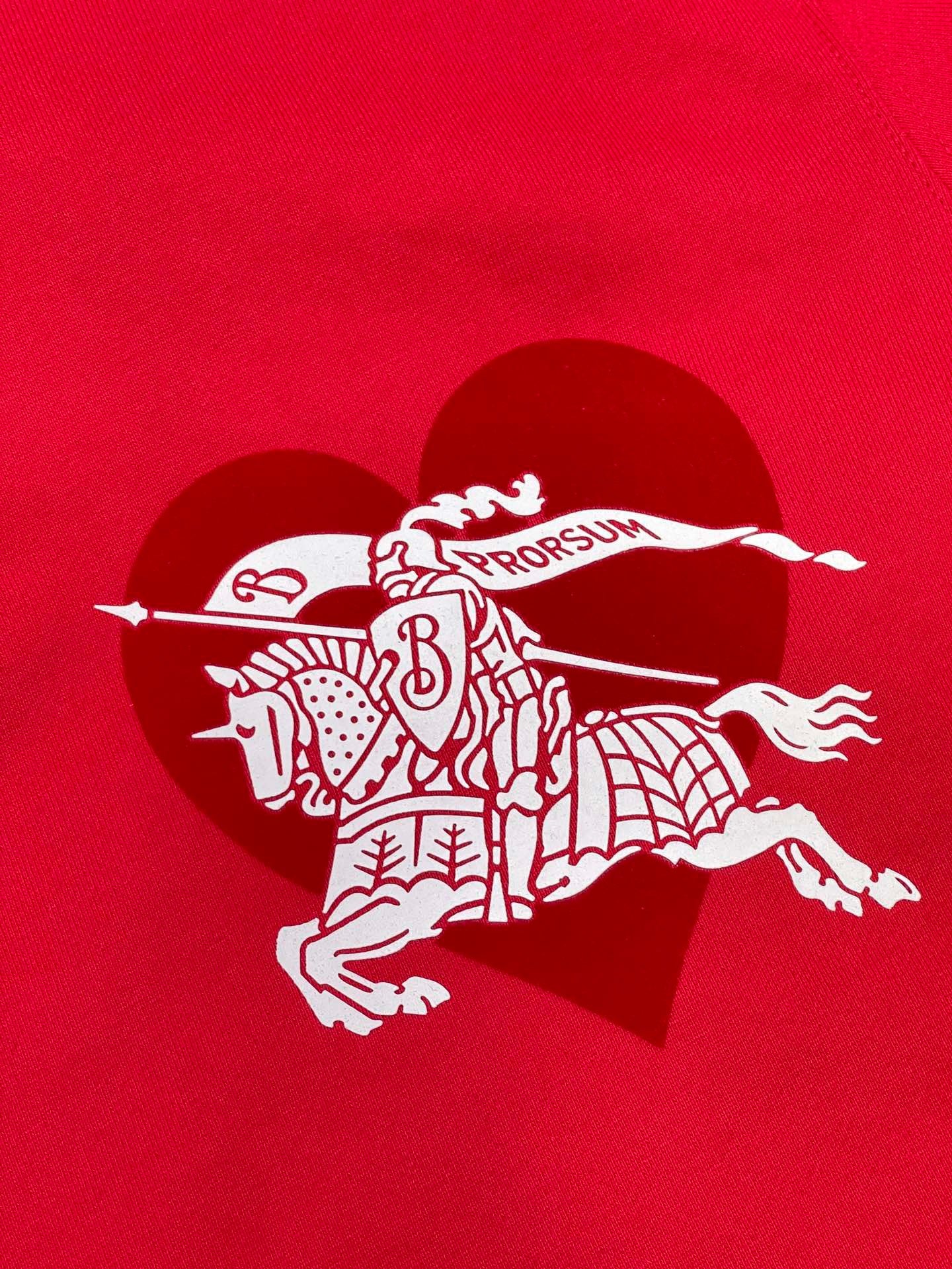 هودي أسود وأحمر