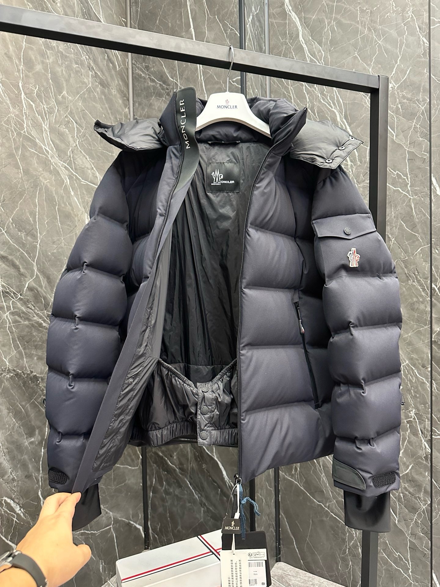 Schwarze Jacke - Größen 4,5
