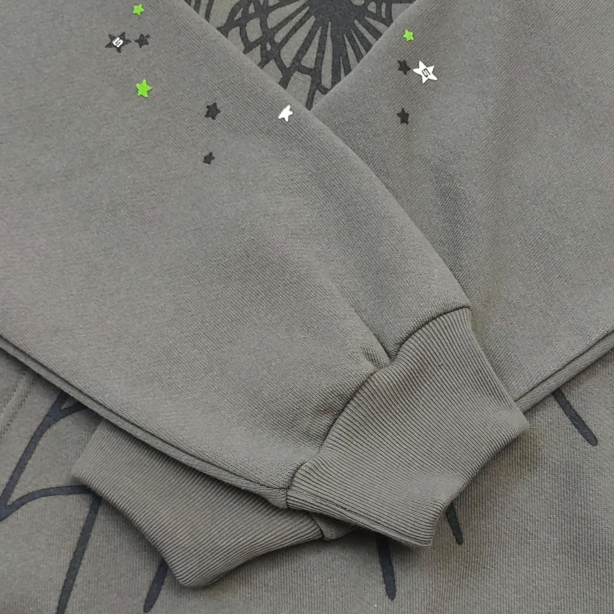 Grauer Hoodie