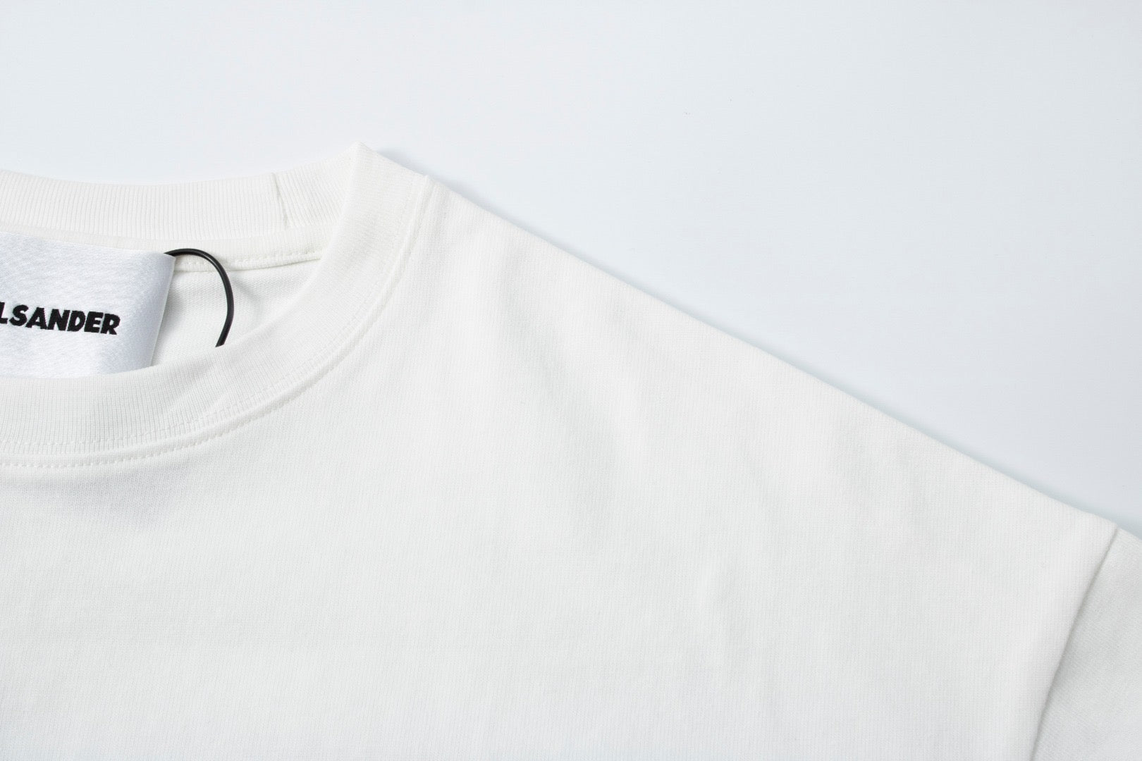 weißes T-Shirt