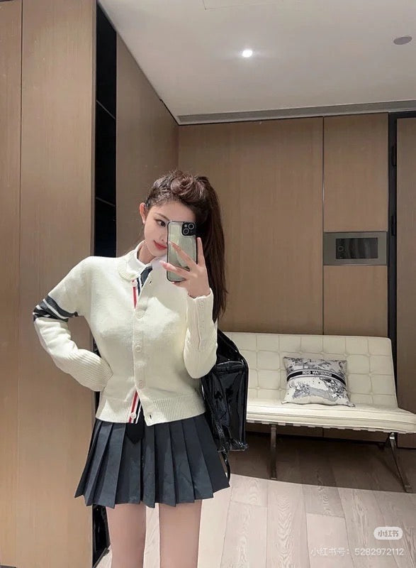 سترة متعددة الألوان