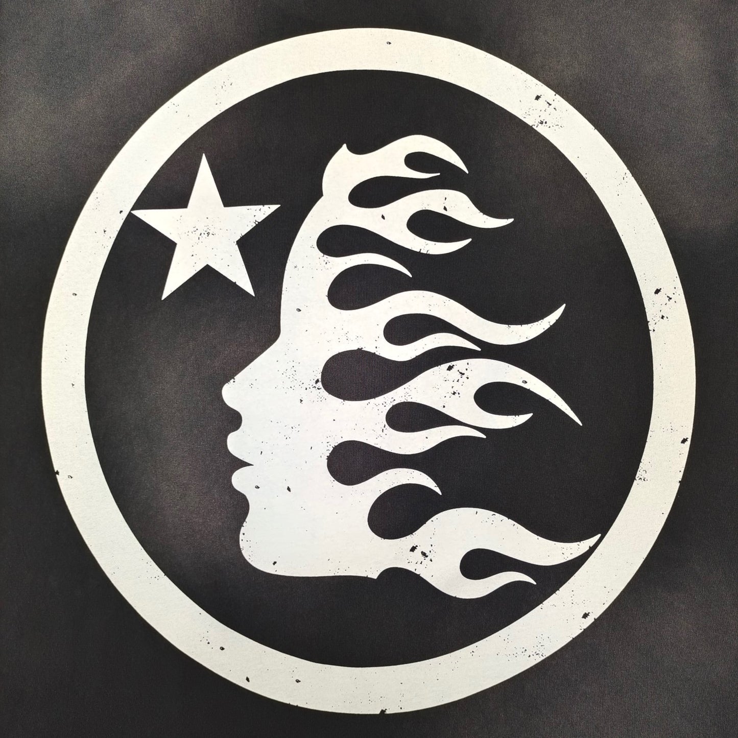 Dunkelschwarzes T-Shirt