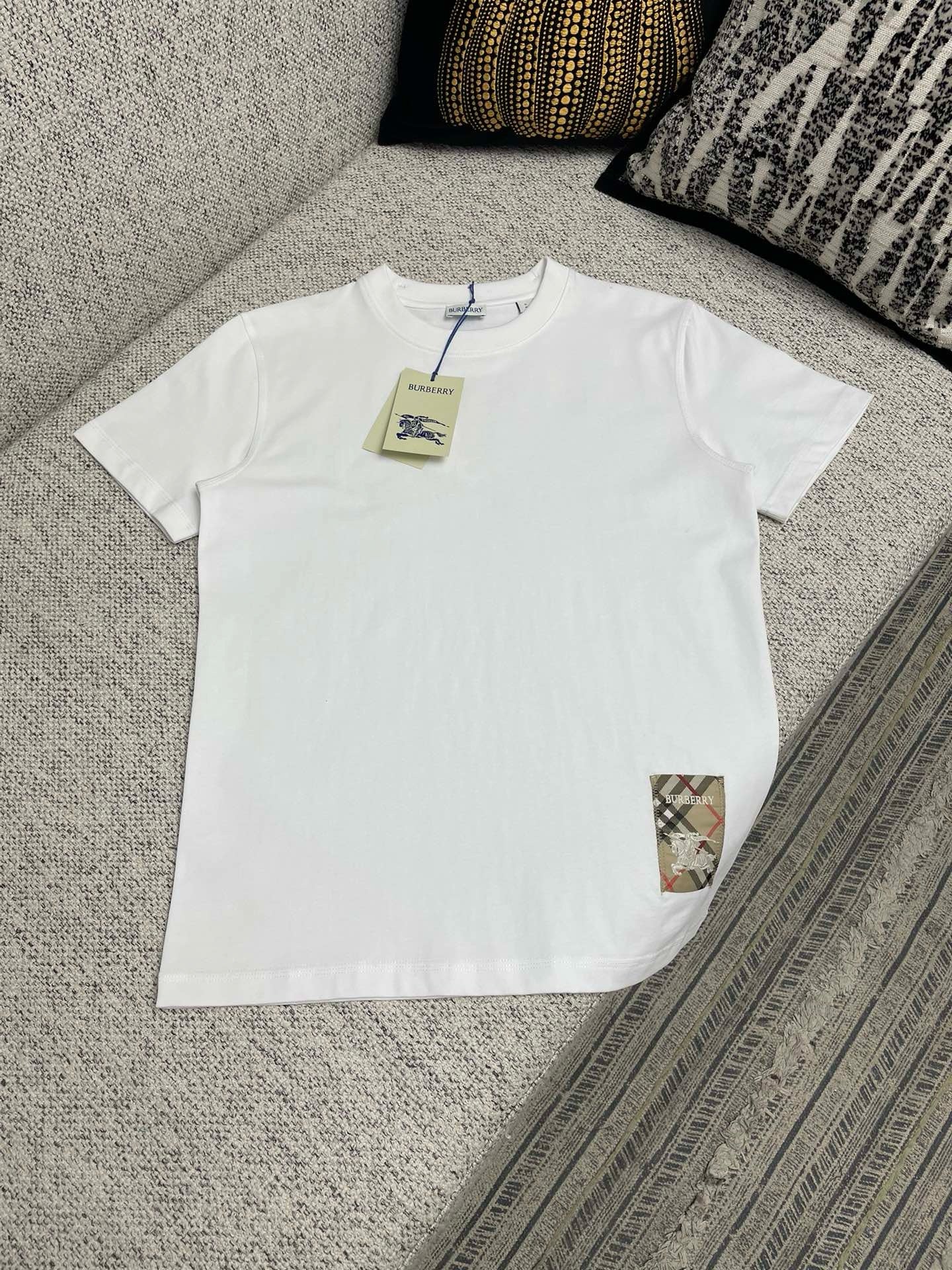 Mehrfarbiges T-Shirt