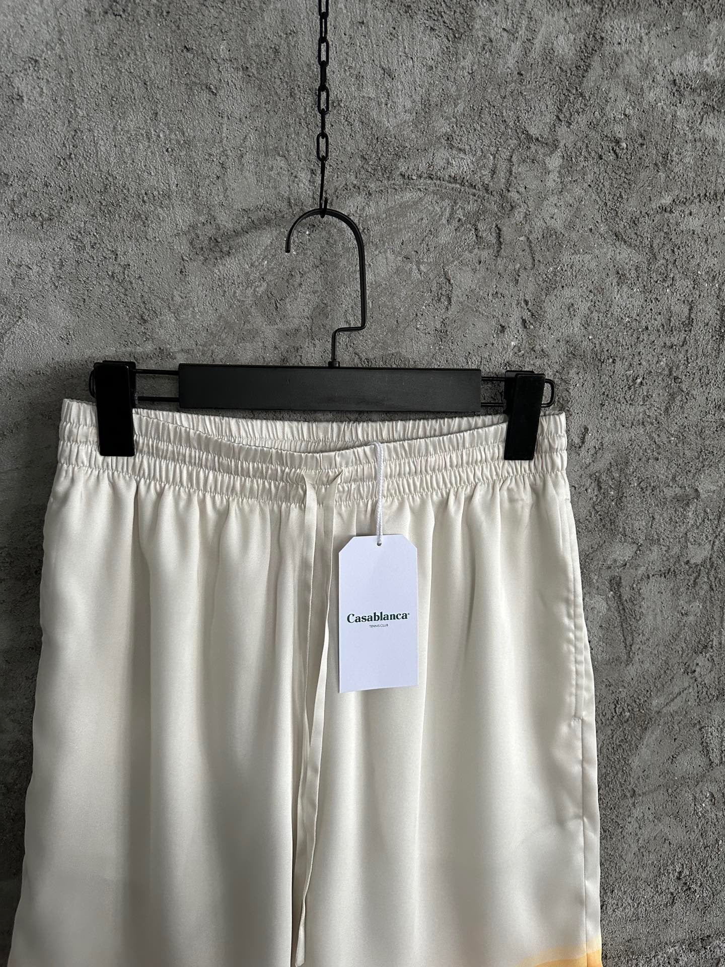 Weiß orange Short