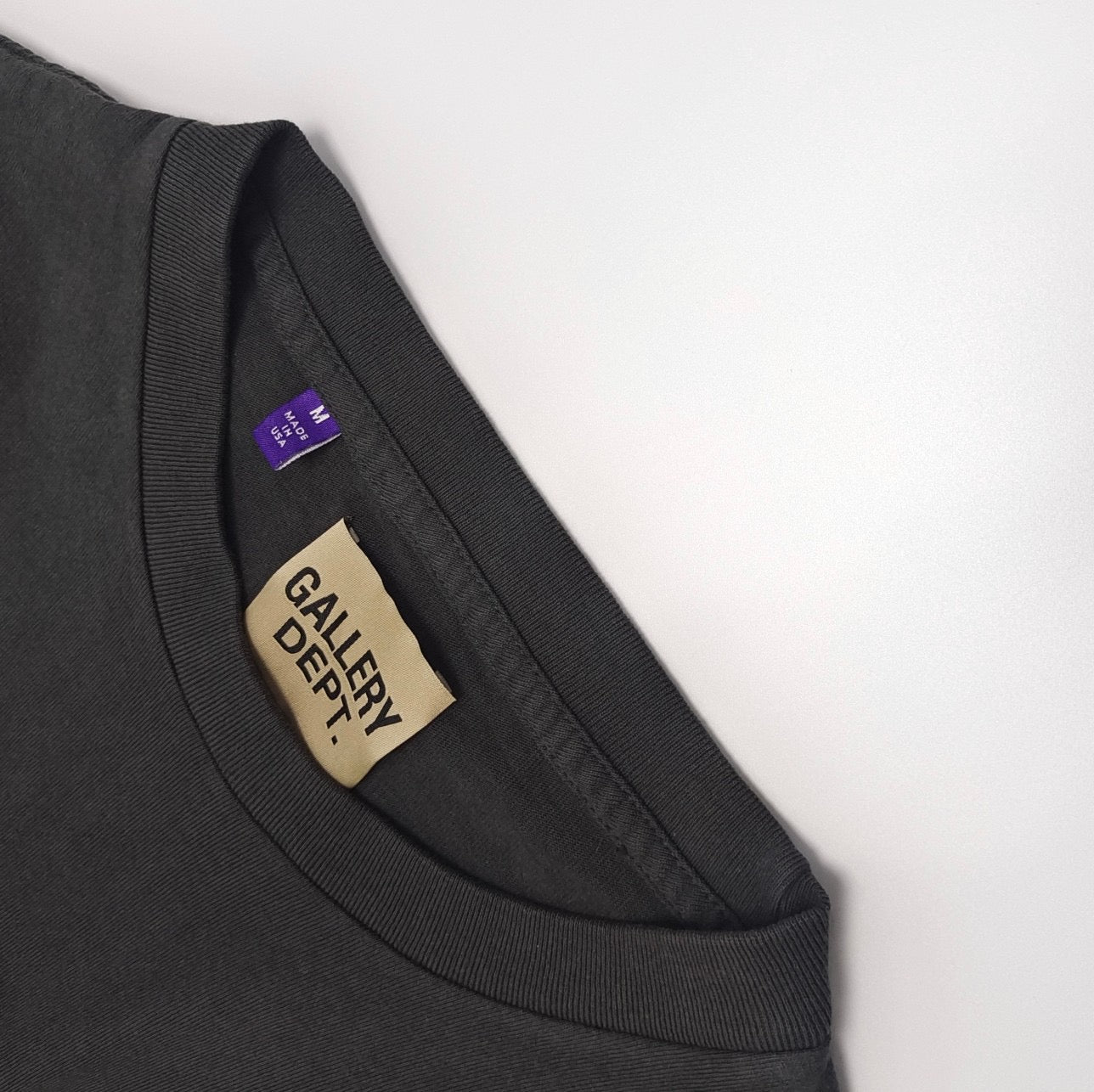 Schwarzes T-Shirt