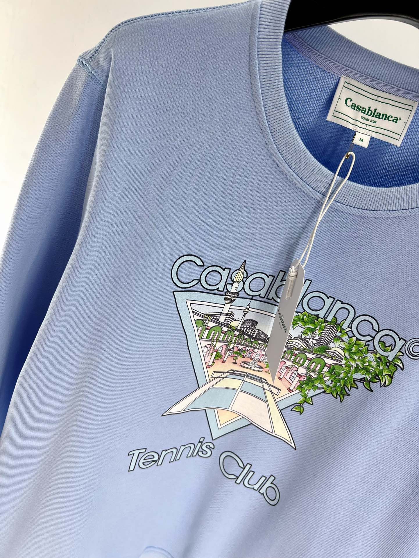 Himmelblaues Sweatshirt