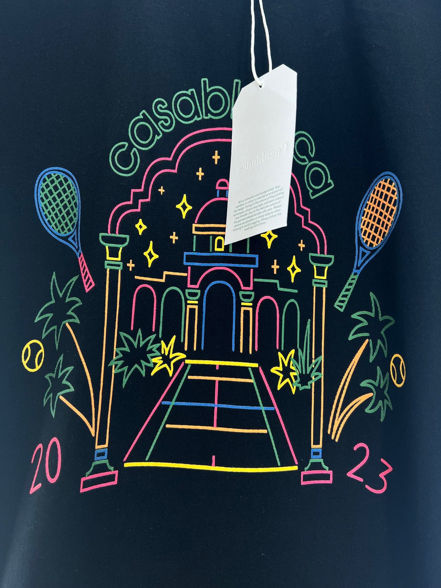 Blau-weißes T-Shirt