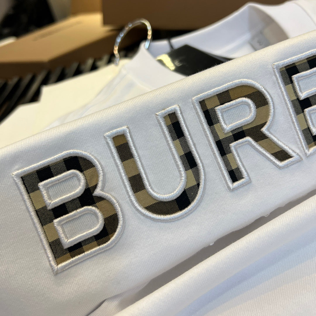 Black and White T-shirt - FashionHype.xyz