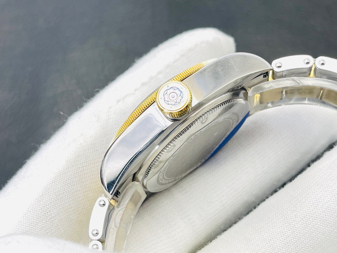 Mehrfarbige Uhr