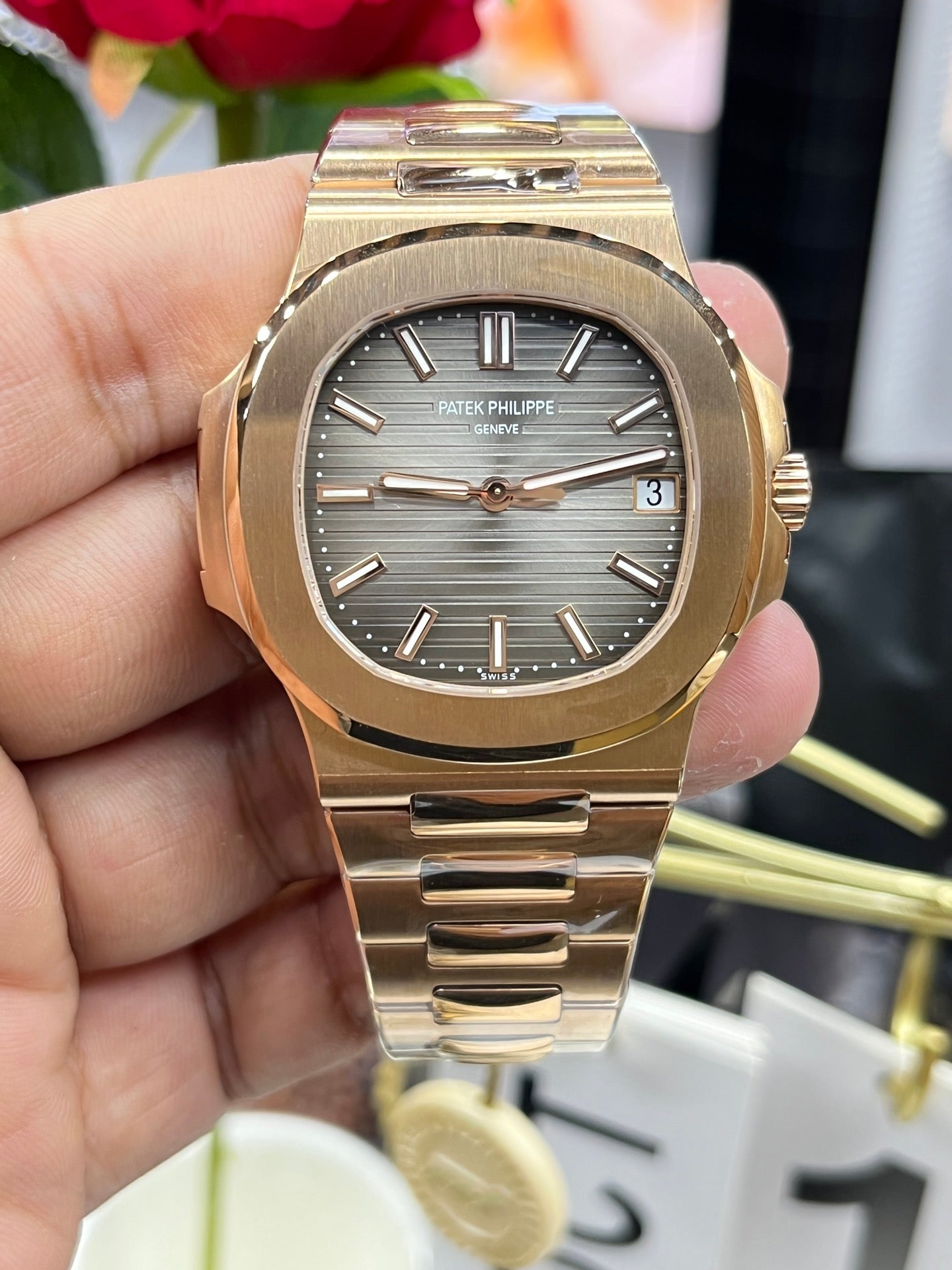 Goldfarbene Uhr