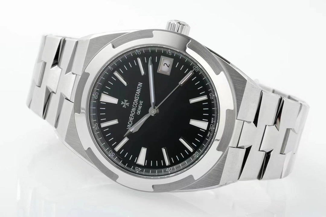 Weiß-schwarze Uhr