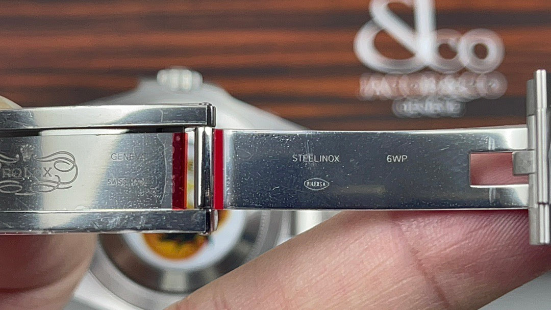 Weiße Uhr