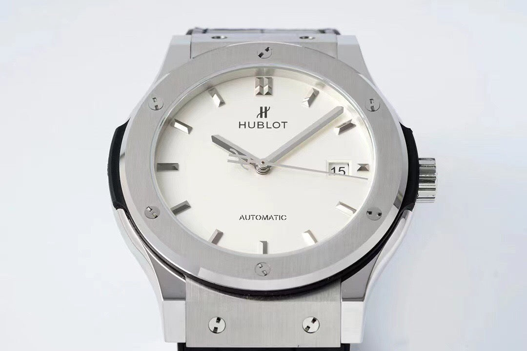 Schwarz-weiße Uhr