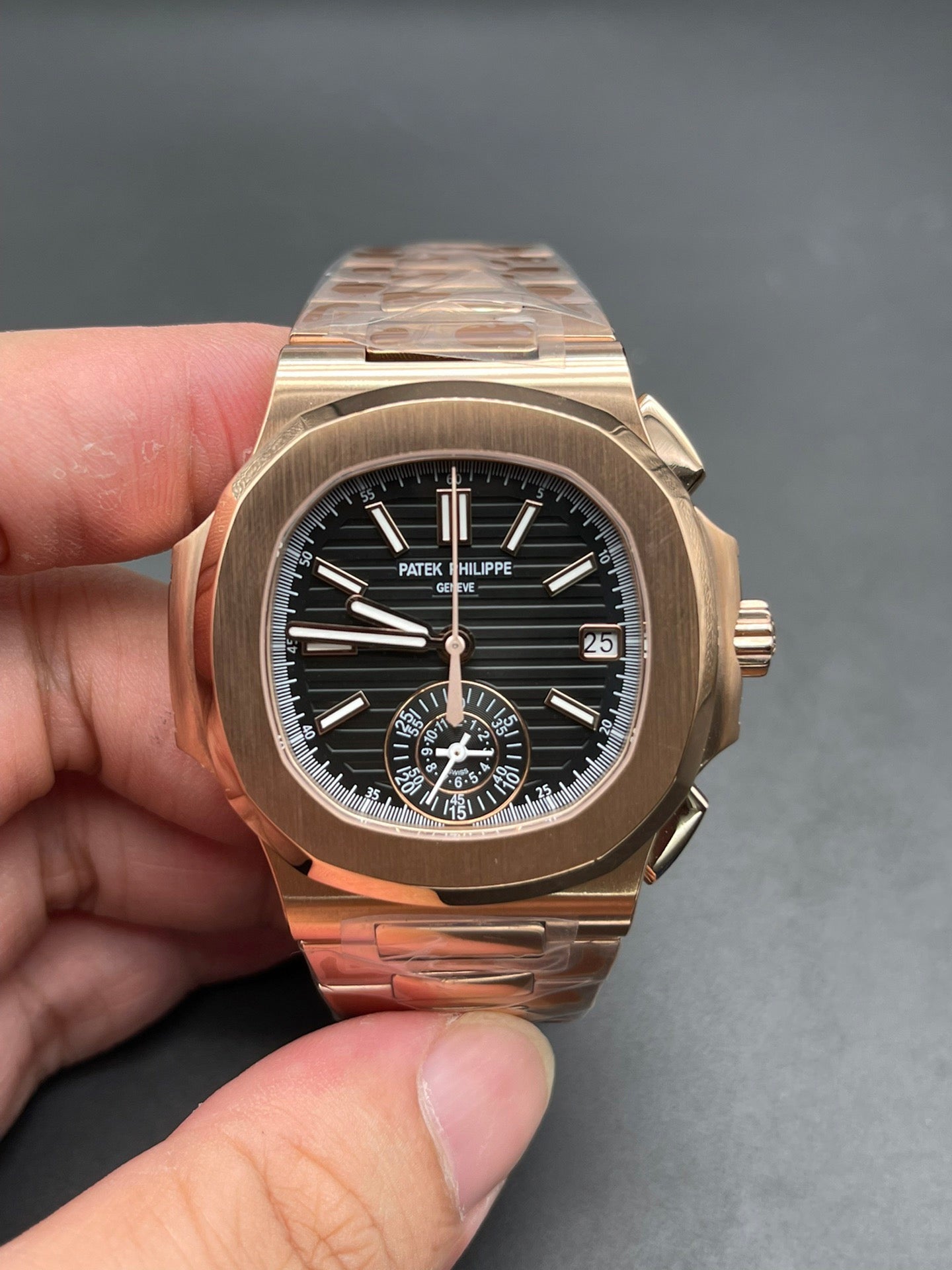 Goldfarbene Uhr