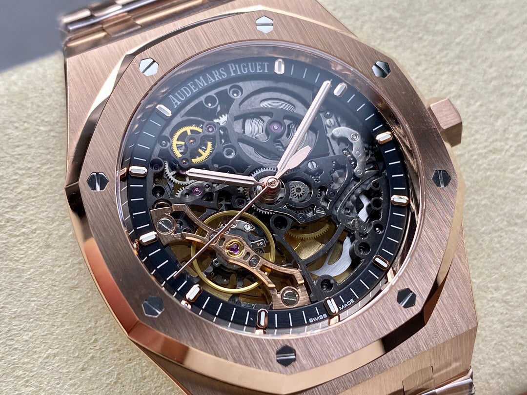 Goldfarbene Uhr