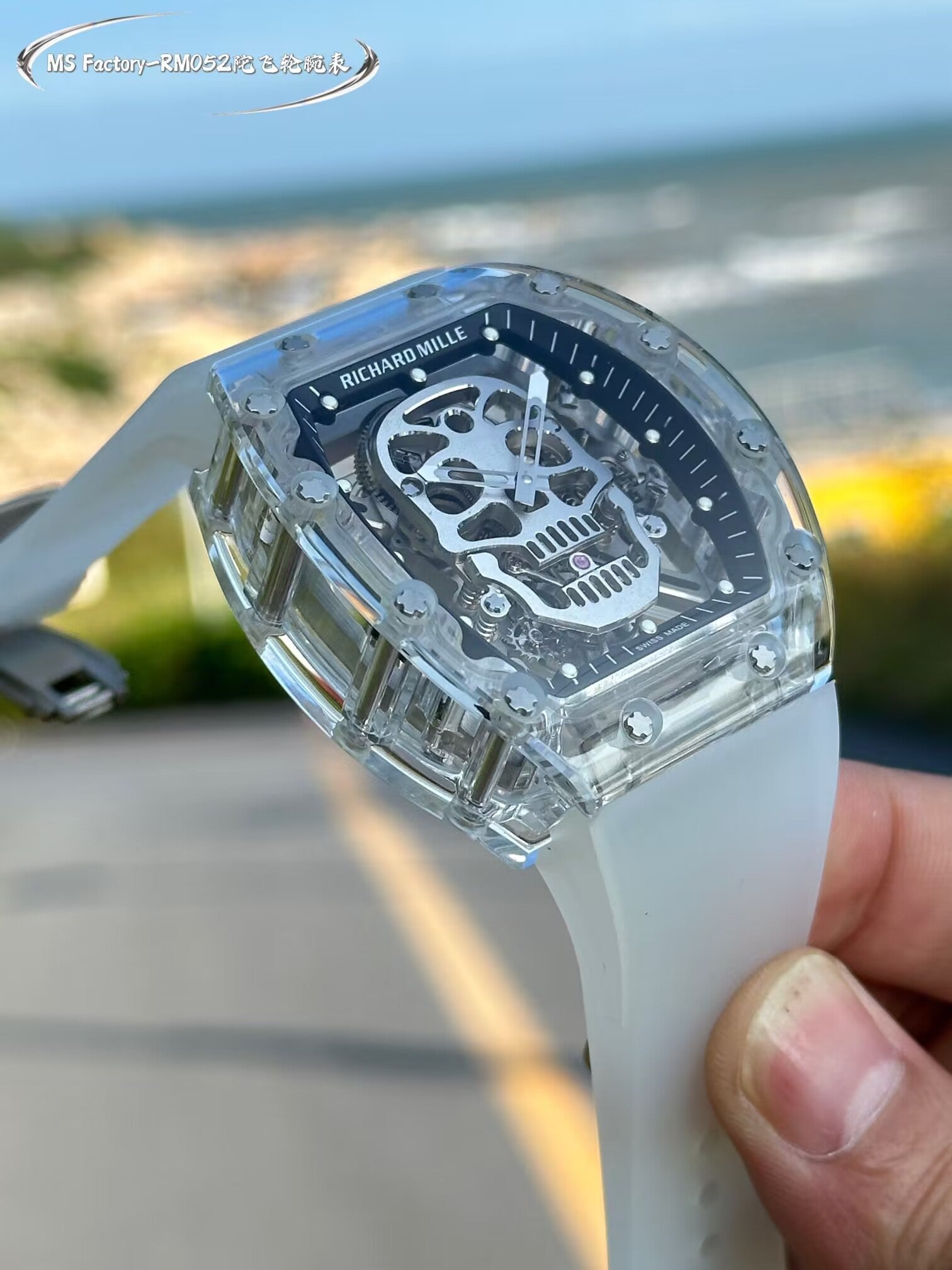 Weiße Uhr