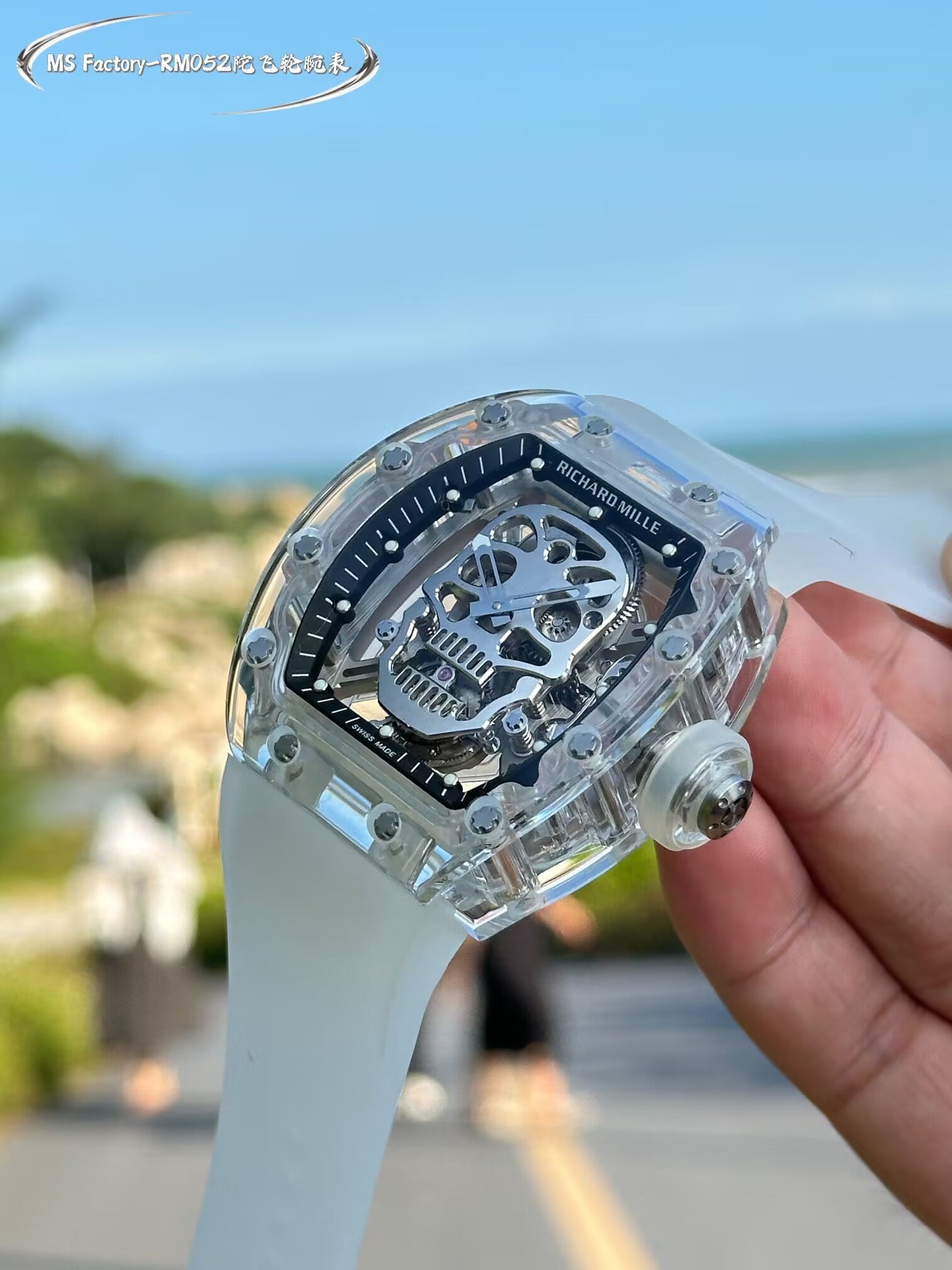 Weiße Uhr