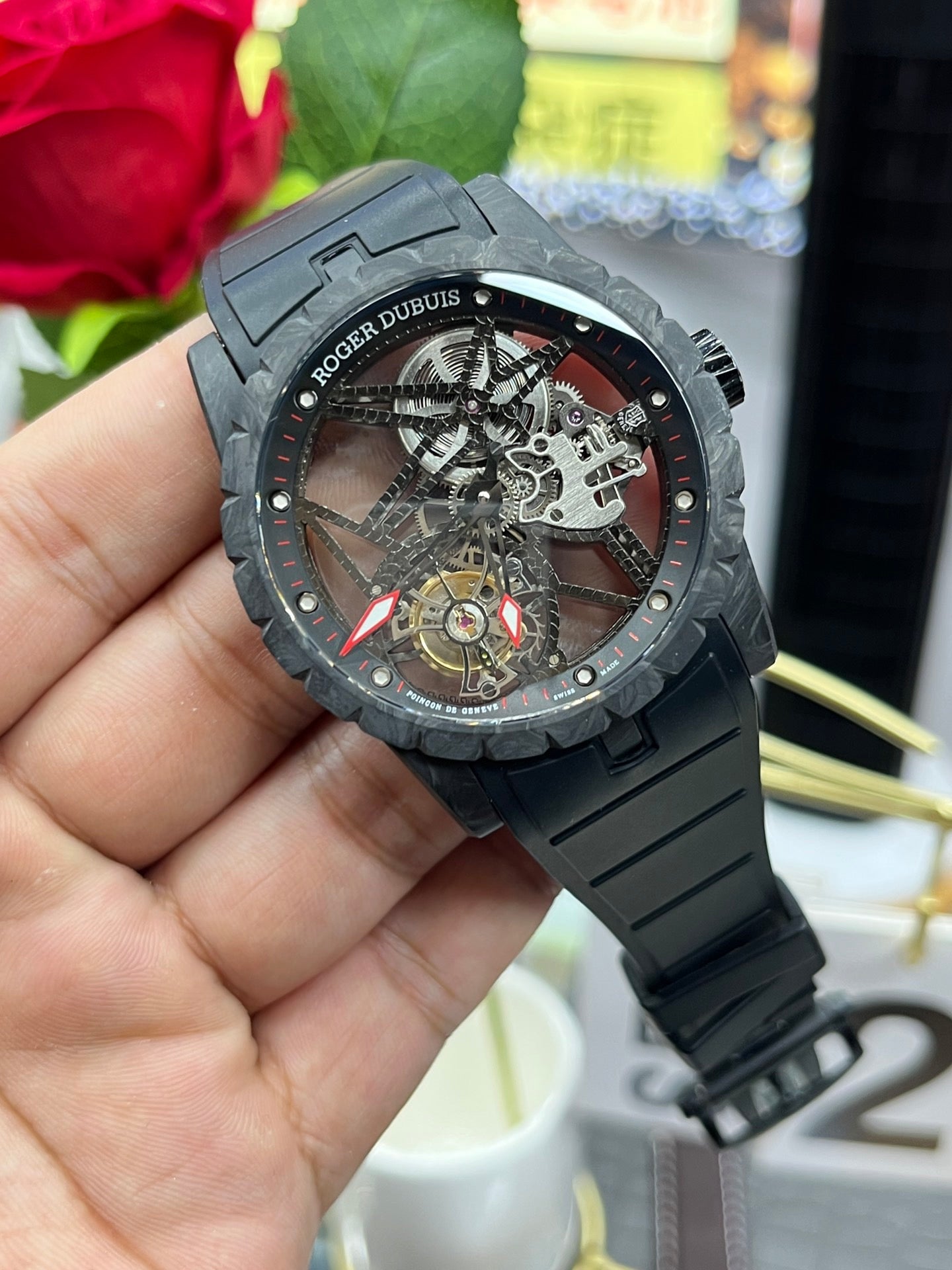 Schwarze Uhr