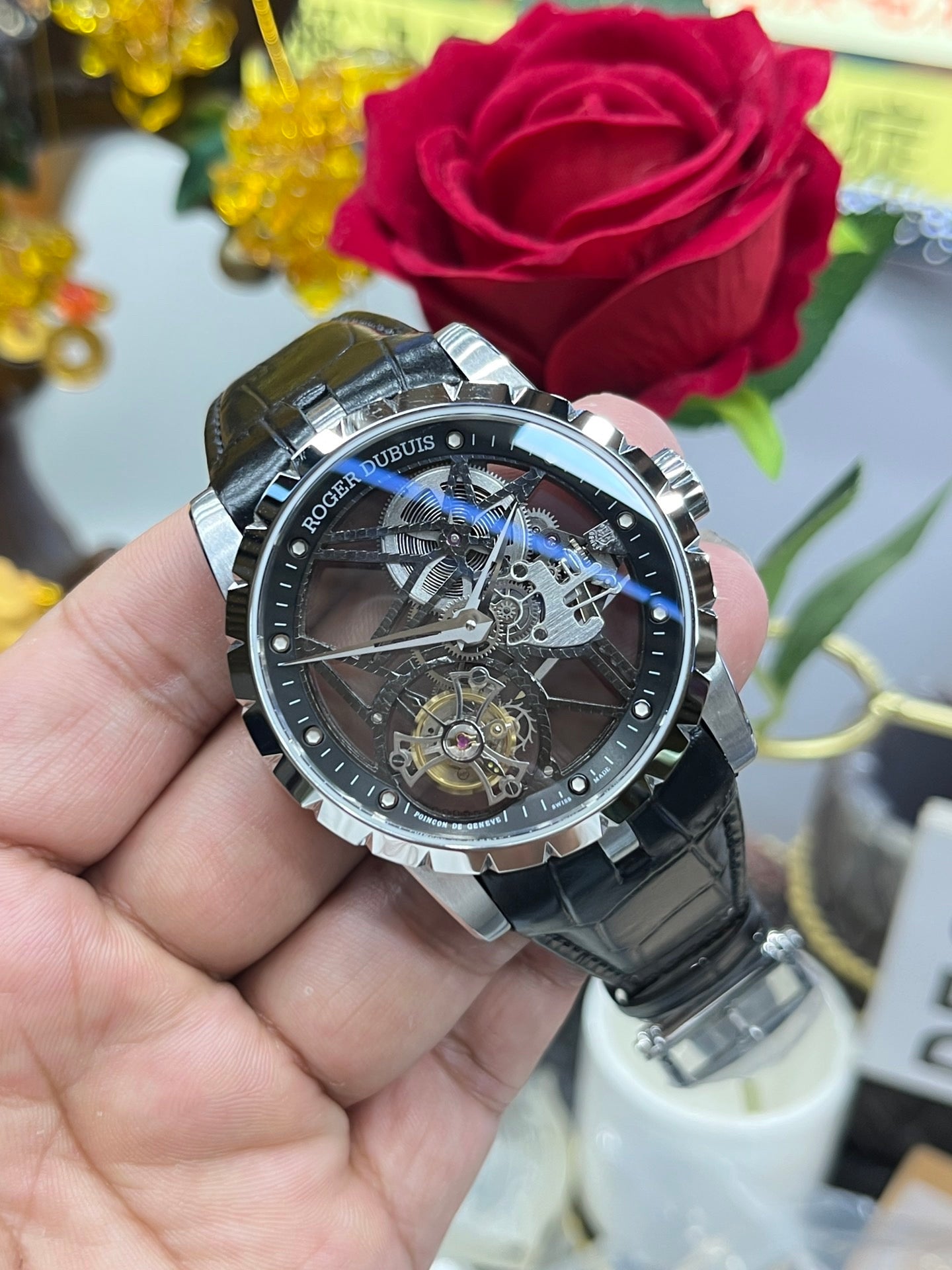 Schwarze Uhr