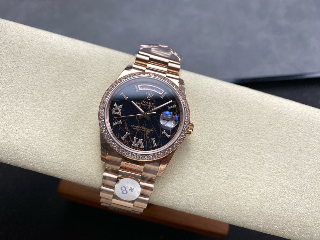 Goldfarbene Uhr