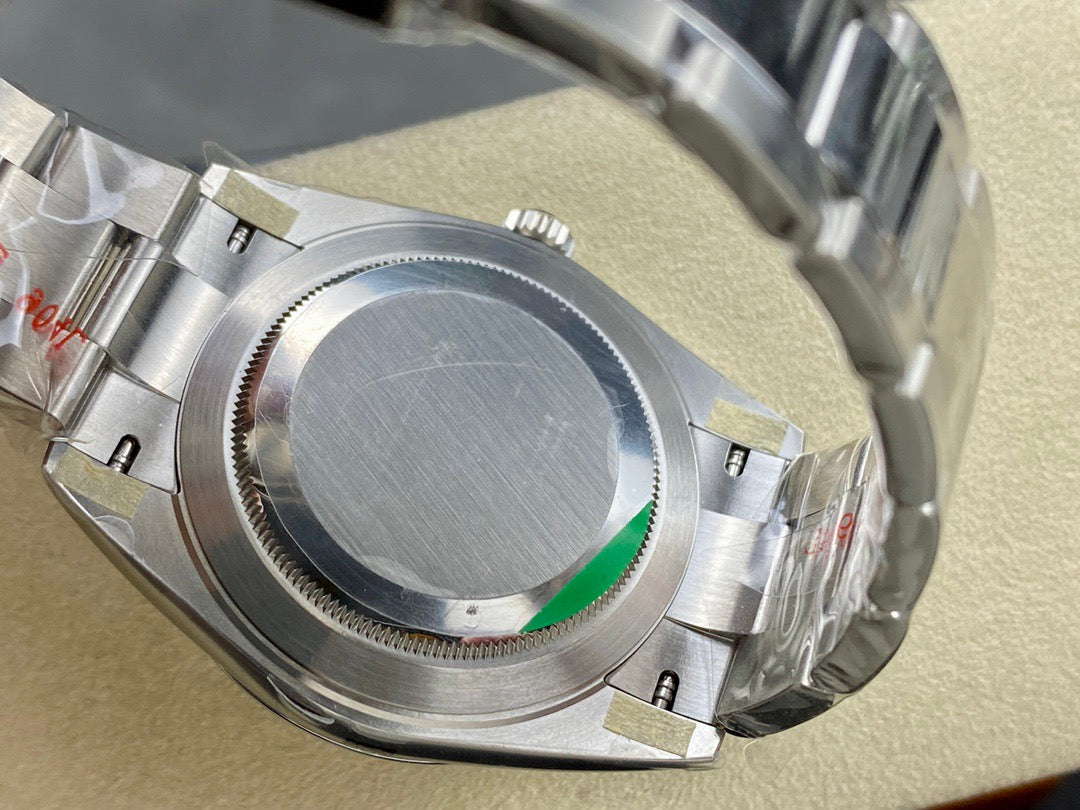 Weiße Uhr