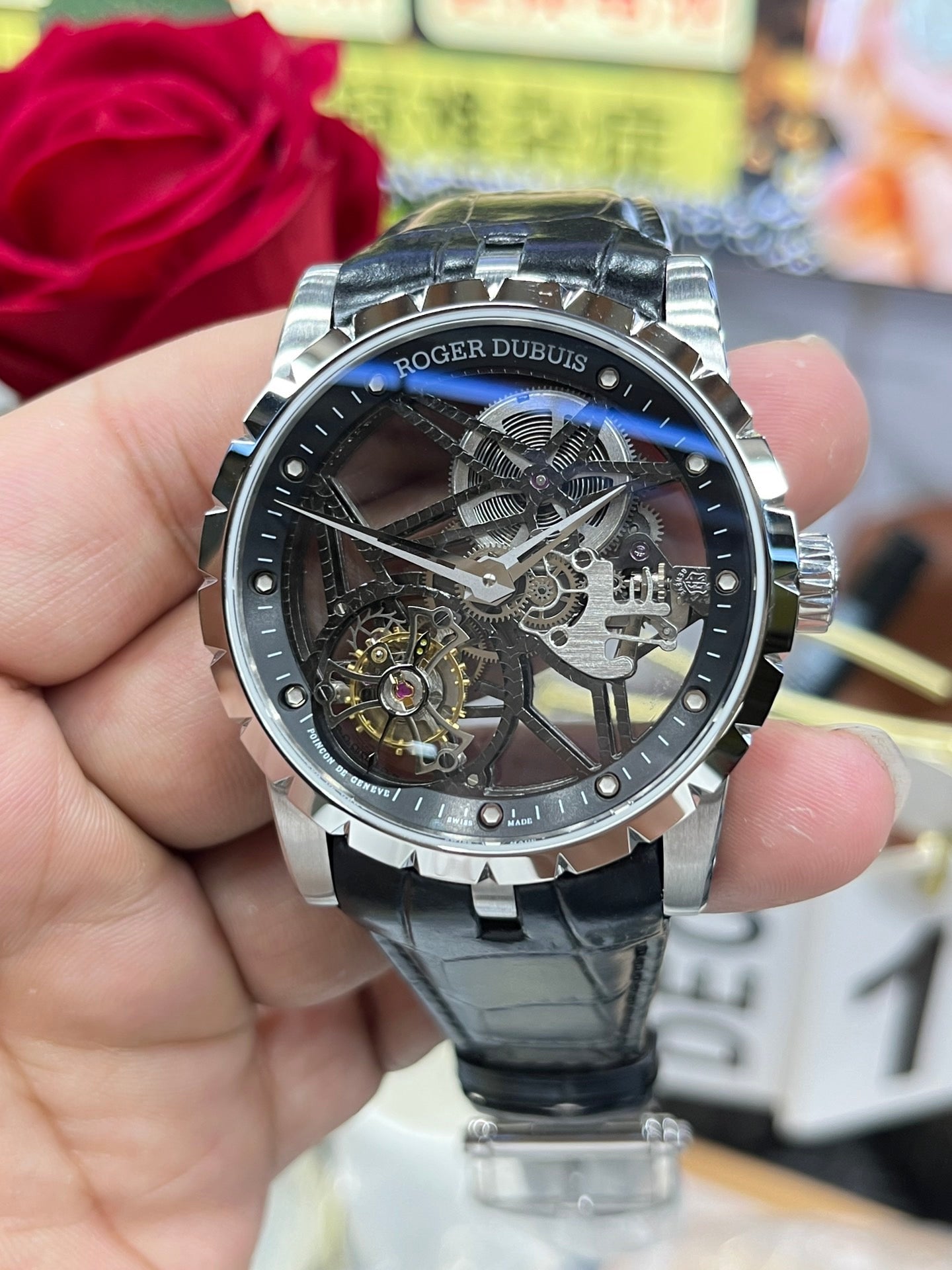 Schwarze Uhr