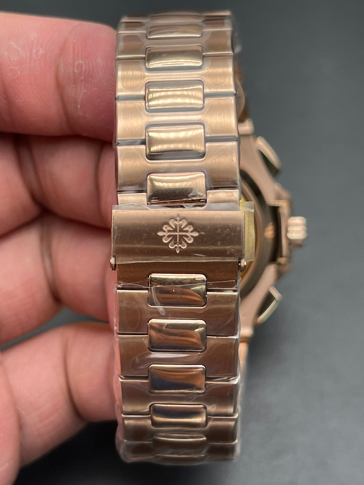 Goldfarbene Uhr