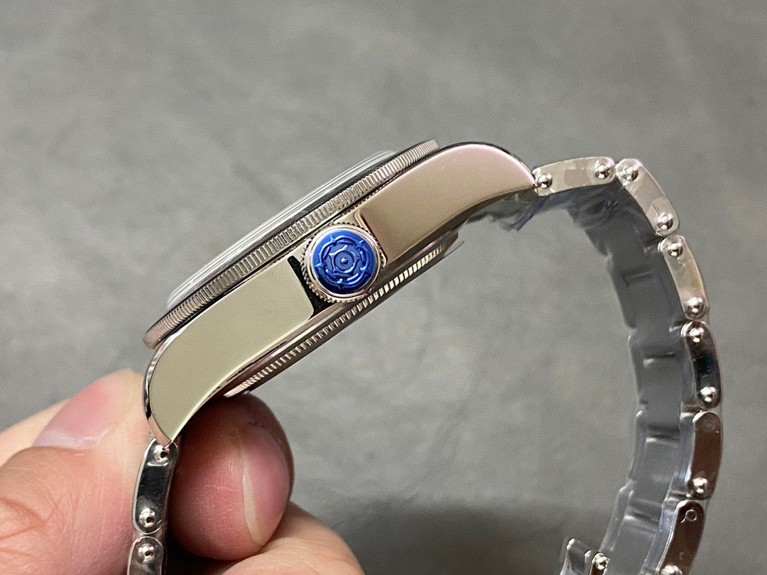 Mehrfarbige Uhr