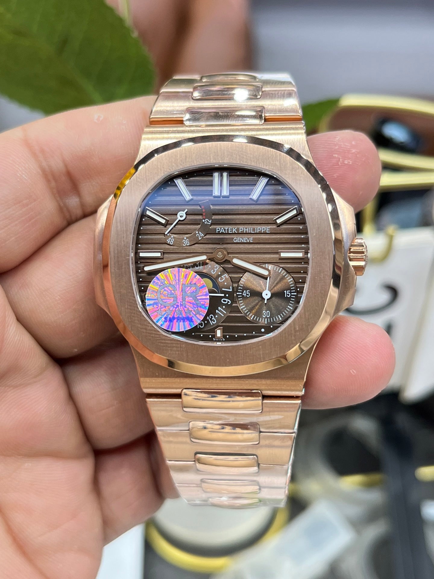 Goldfarbene Uhr