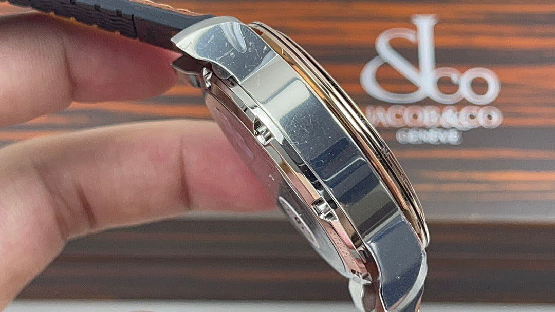 Braune Uhr
