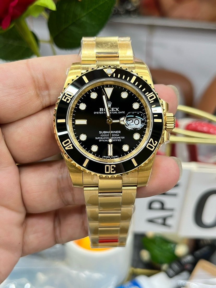 Goldschwarze Uhr