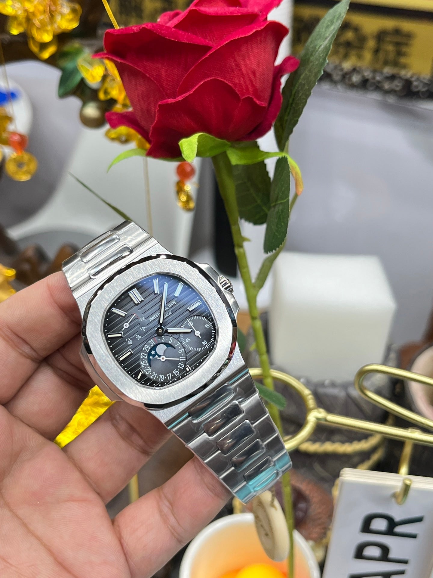 White black Watch - FashionHype.xyz