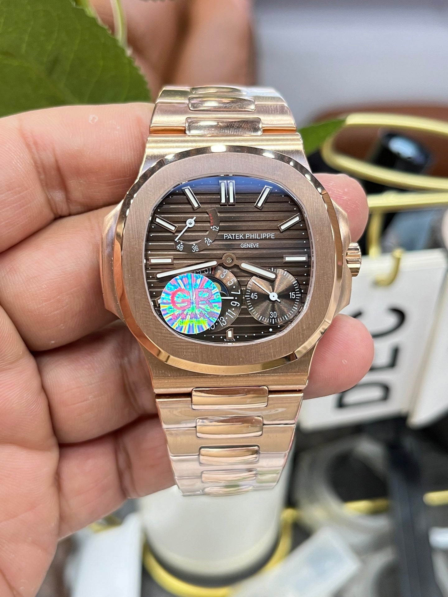 Goldfarbene Uhr