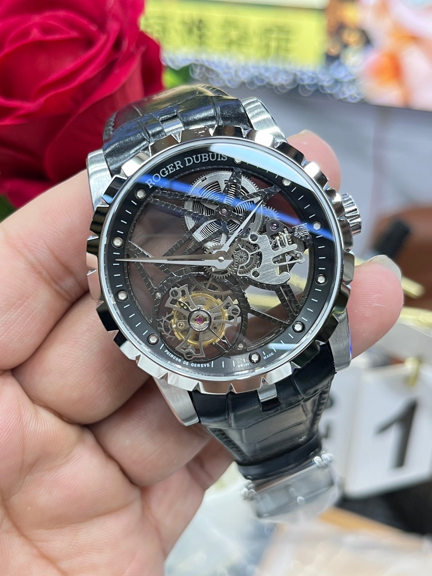 Schwarze Uhr
