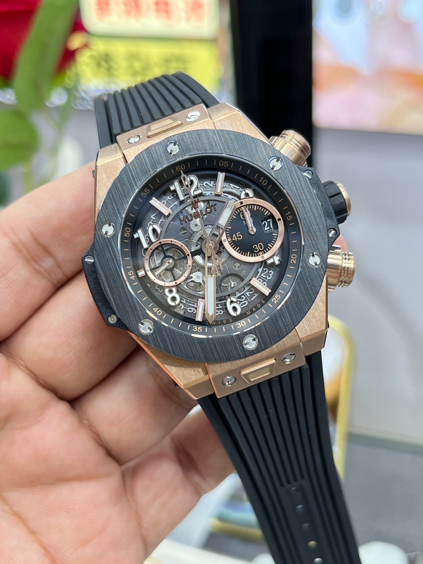 Schwarze Uhr
